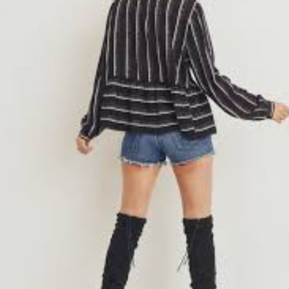 NEW!! PAPER CRANE Thin Peplum Top - Picture 3 of 9